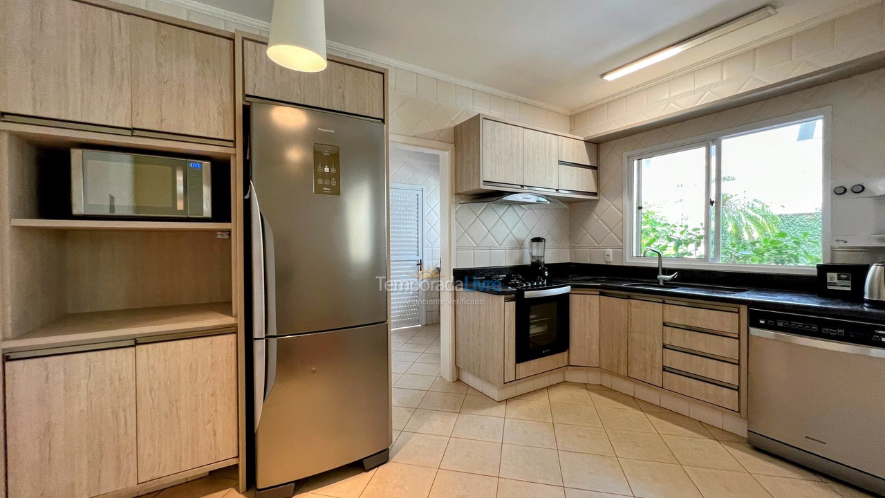 House for vacation rental in Florianopolis (Jurerê Internacional)