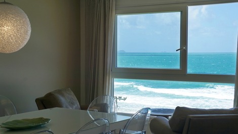 ¡Alto nivel con acceso directo al mar! A70