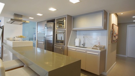 ¡Alto nivel con acceso directo al mar! A70