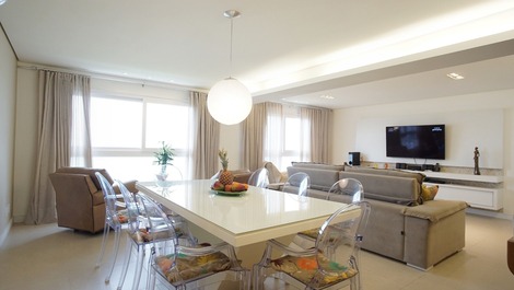 ¡Alto nivel con acceso directo al mar! A70