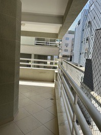 APARTAMENTO DIFERENCIADO, BOMBINHAS, 4 aires, wi-fi, 80 metros de playa - mg203