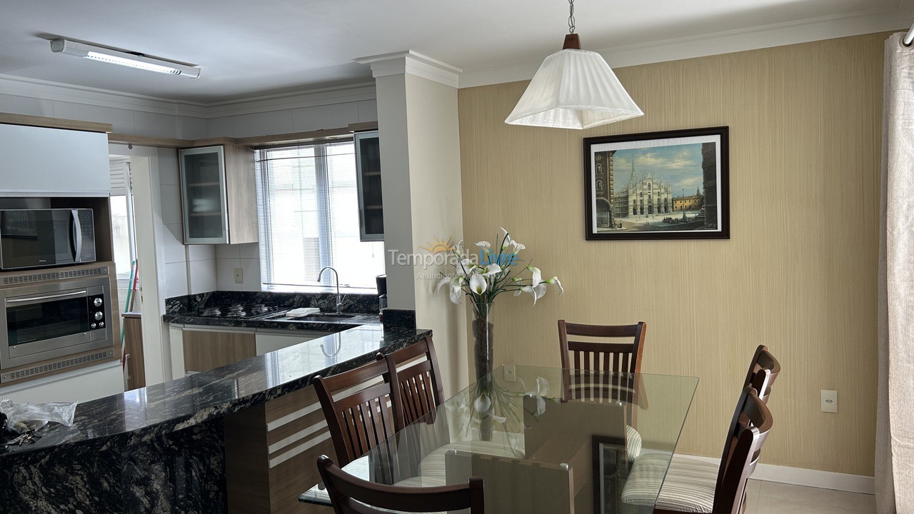 Apartamento para alquiler de vacaciones em Bombinhas (Praia de Bombas)