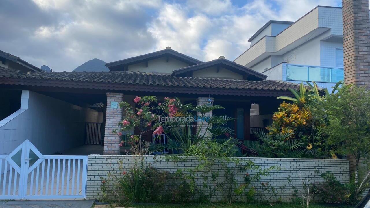 Casa para aluguel de temporada em Bertioga (Condominio Morada da Praia)