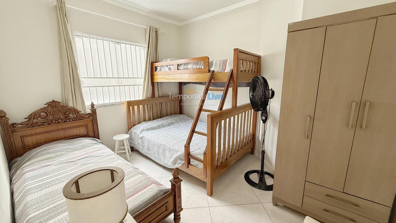 Apartamento para aluguel de temporada em Bombinhas (Praia de Bombas)