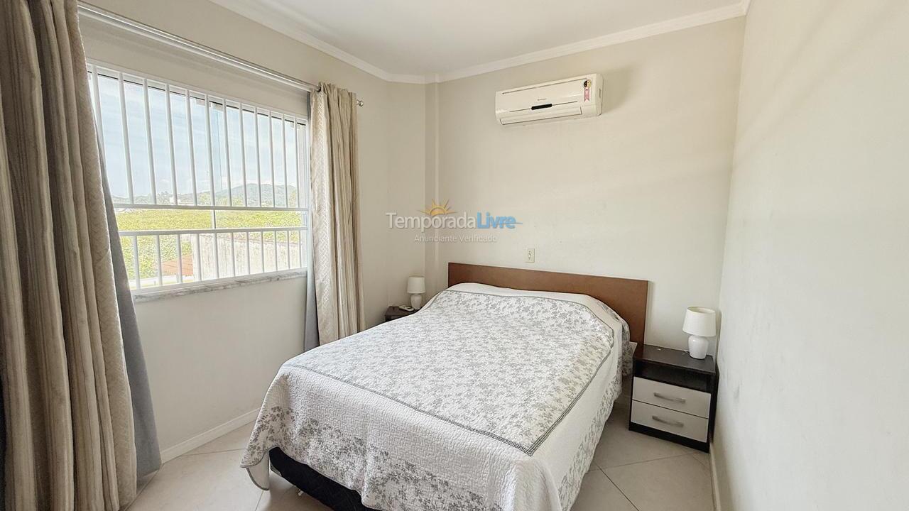 Apartamento para aluguel de temporada em Bombinhas (Praia de Bombas)