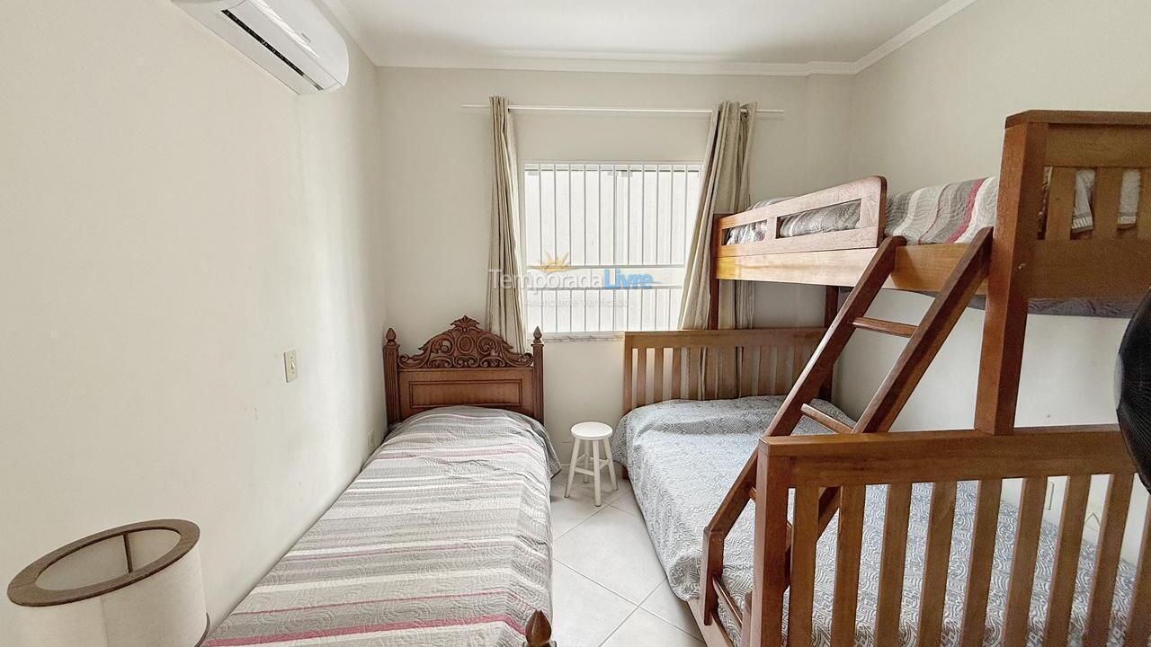 Apartamento para aluguel de temporada em Bombinhas (Praia de Bombas)