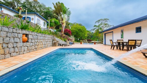 Chácara com Piscina Climatizada perto de SP