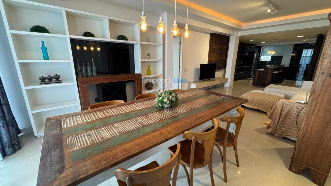 Apartamento para alquiler de vacaciones em Balneário Camboriú (Praia Central)