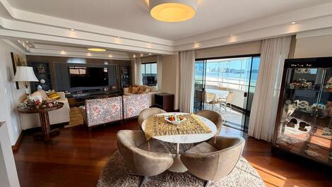 Alquiler de temporada en Ponta Porã: 3 suites // frente a la playa // barbacoa