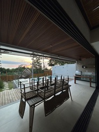 Casa de condomínio | Toque-Toque Pequeno