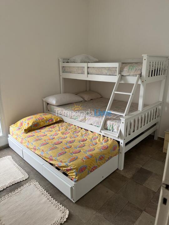 Apartamento para aluguel de temporada em Guarujá (Pitangueiras)