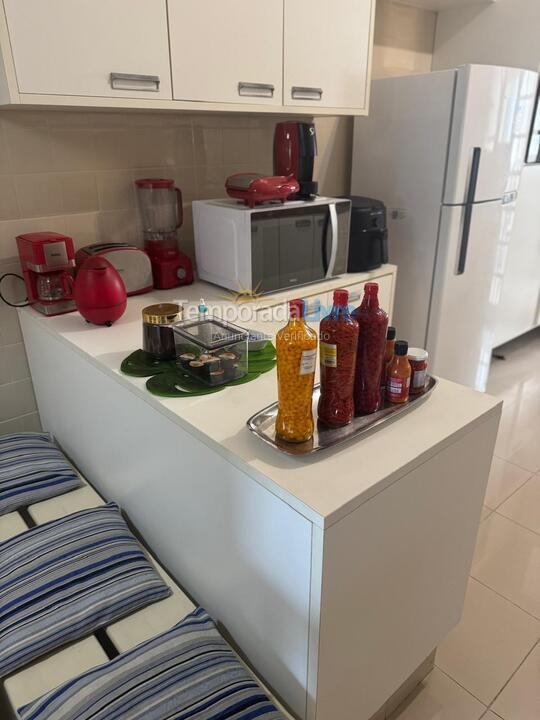 Apartamento para aluguel de temporada em Guarujá (Pitangueiras)