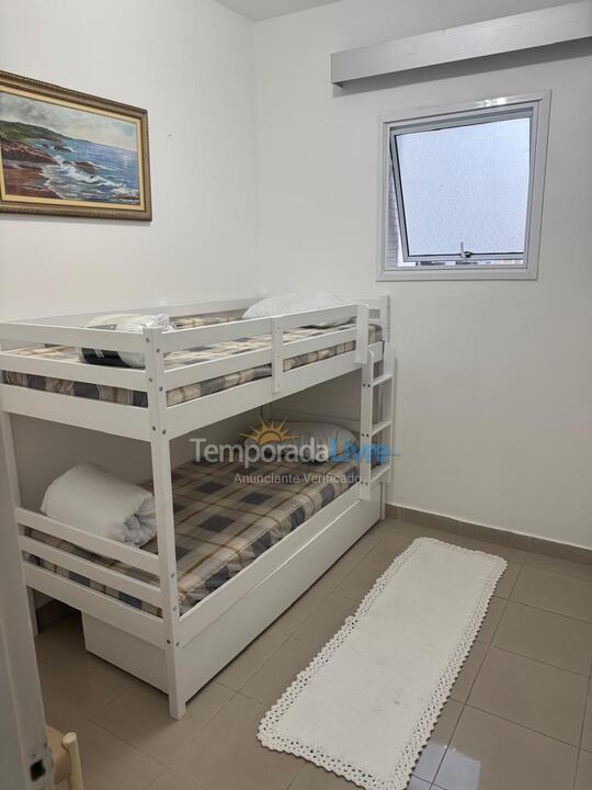 Apartamento para aluguel de temporada em Guarujá (Pitangueiras)