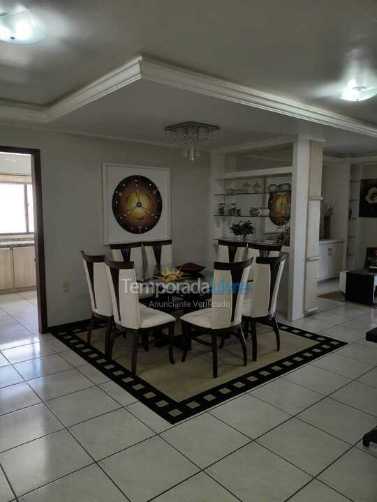 Apartamento para aluguel de temporada em Itapema (Meia Praia)