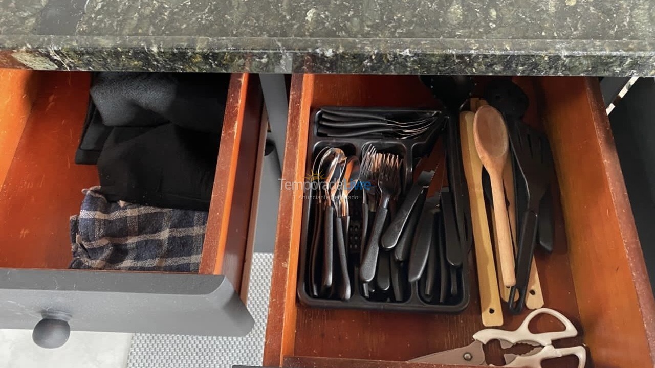 Apartamento para aluguel de temporada em Itapema (Canto da Praia)