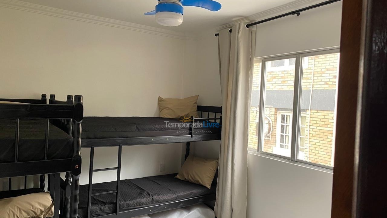 Apartamento para aluguel de temporada em Itapema (Canto da Praia)