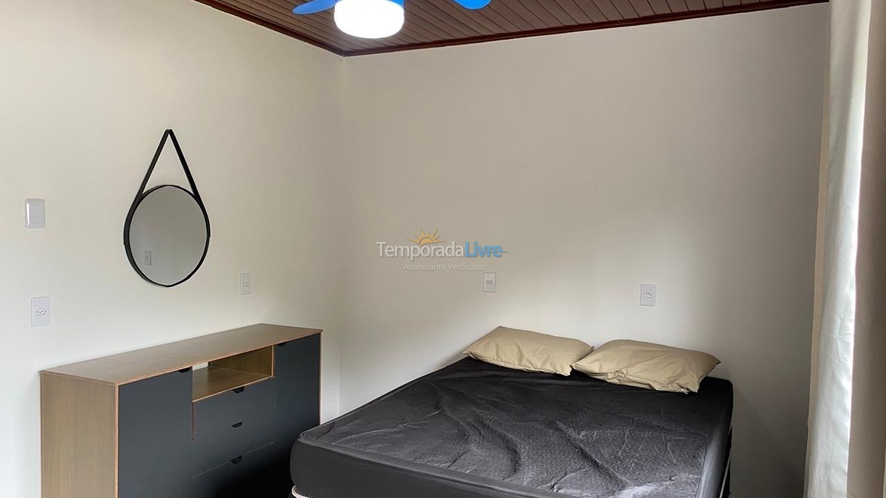 Apartamento para aluguel de temporada em Itapema (Canto da Praia)
