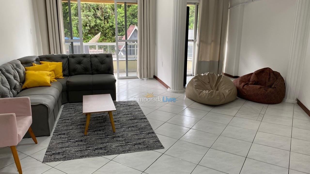 Apartamento para aluguel de temporada em Itapema (Canto da Praia)