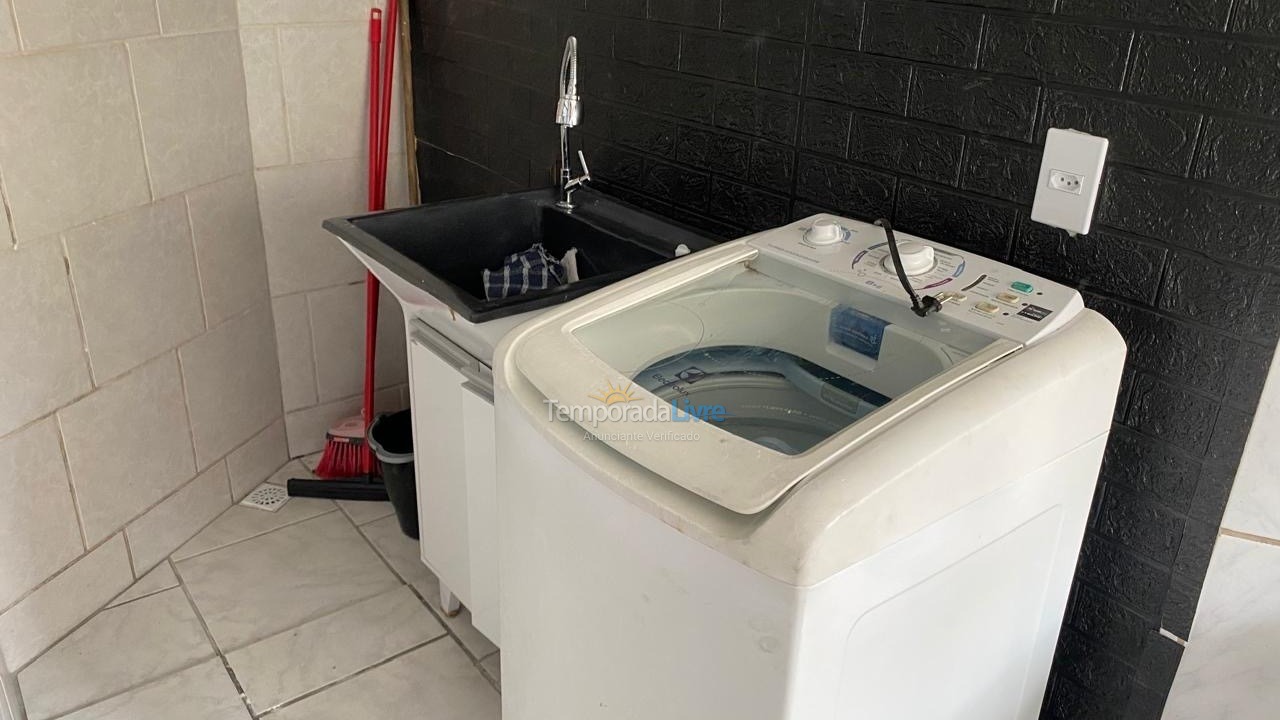 Apartamento para aluguel de temporada em Itapema (Canto da Praia)