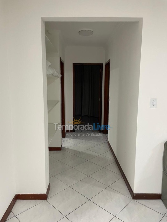 Apartamento para aluguel de temporada em Itapema (Canto da Praia)