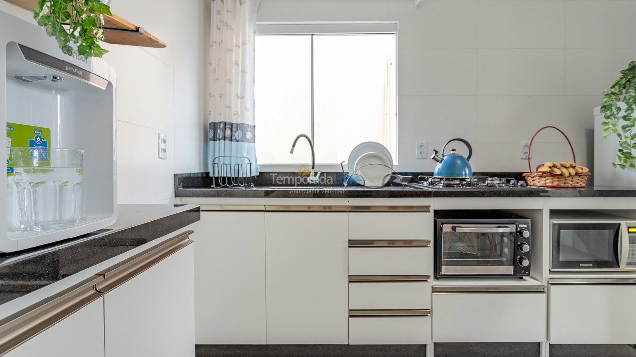 Casa para aluguel de temporada em Florianópolis (Praia Barra da Lagoa)