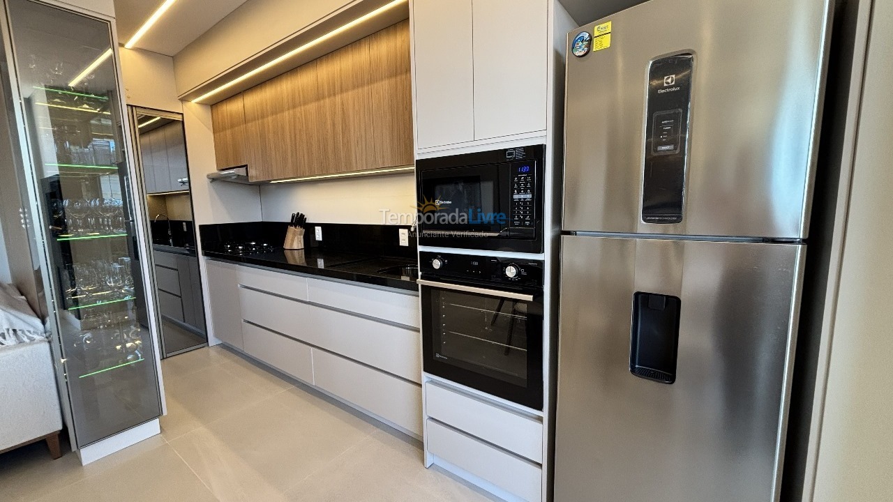 Apartamento para aluguel de temporada em Bombinhas (Bombas 115)