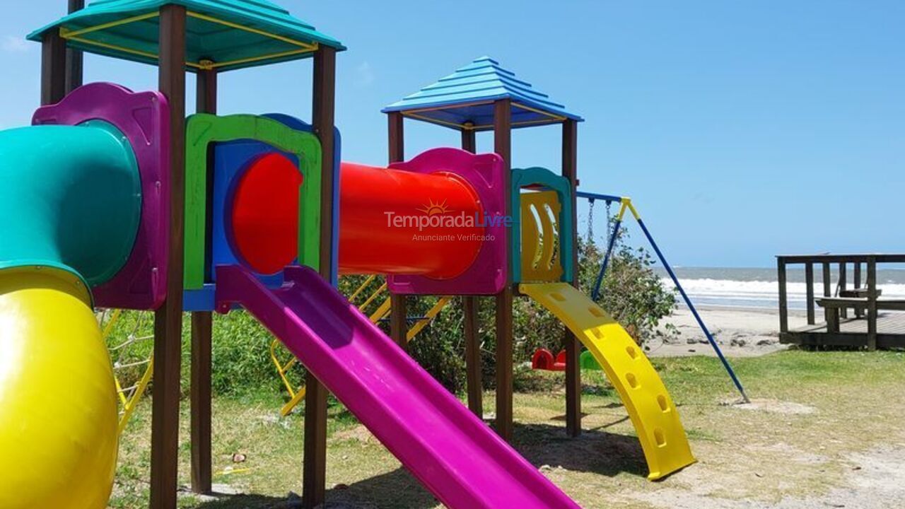 Casa para aluguel de temporada em Itapoá (Balneário das Palmeiras)