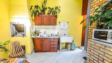 C003 - CASA DE 3 HABITACIONES EN BOMBINHAS