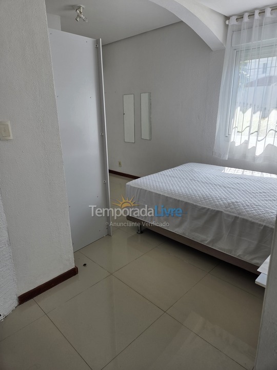 Apartment for vacation rental in Itapema (Meia Praia)