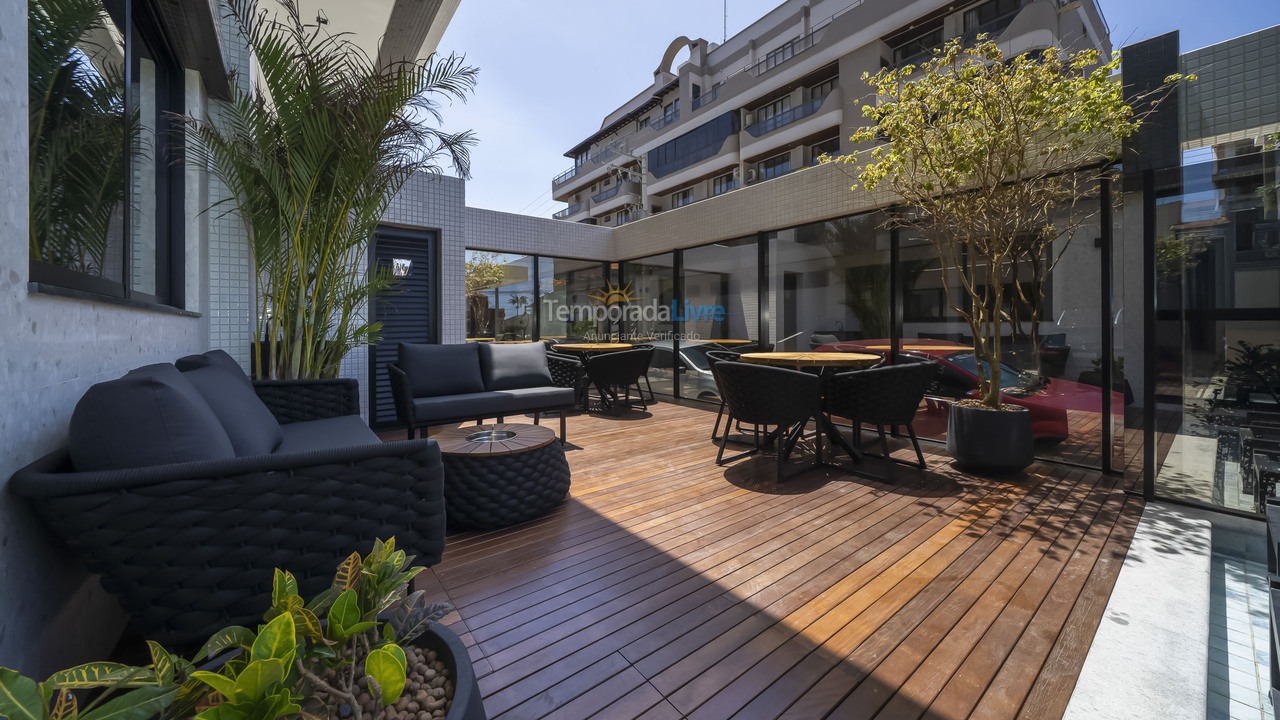 Casa para aluguel de temporada em Bombinhas (Praia de Bombas)