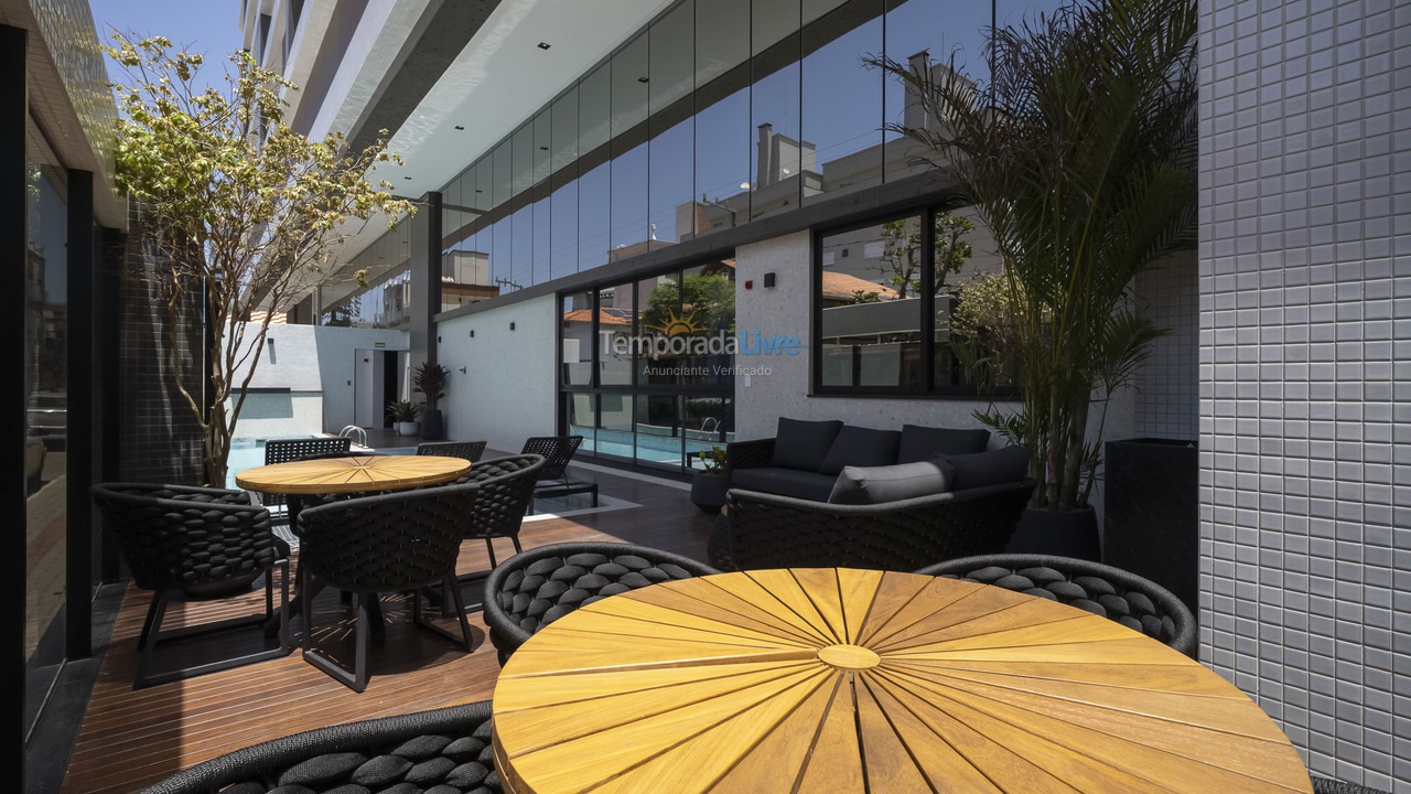 Casa para aluguel de temporada em Bombinhas (Praia de Bombas)