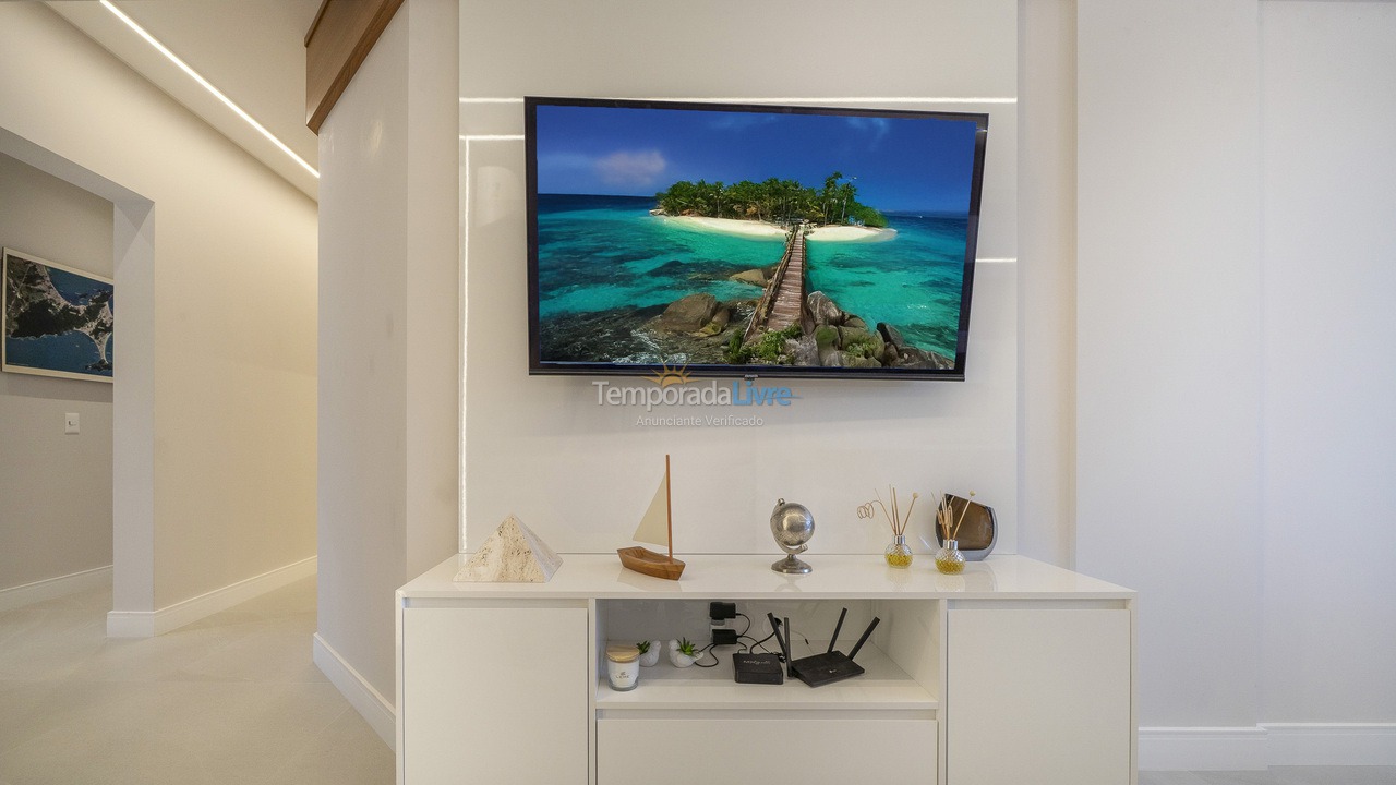 Casa para aluguel de temporada em Bombinhas (Praia de Bombas)