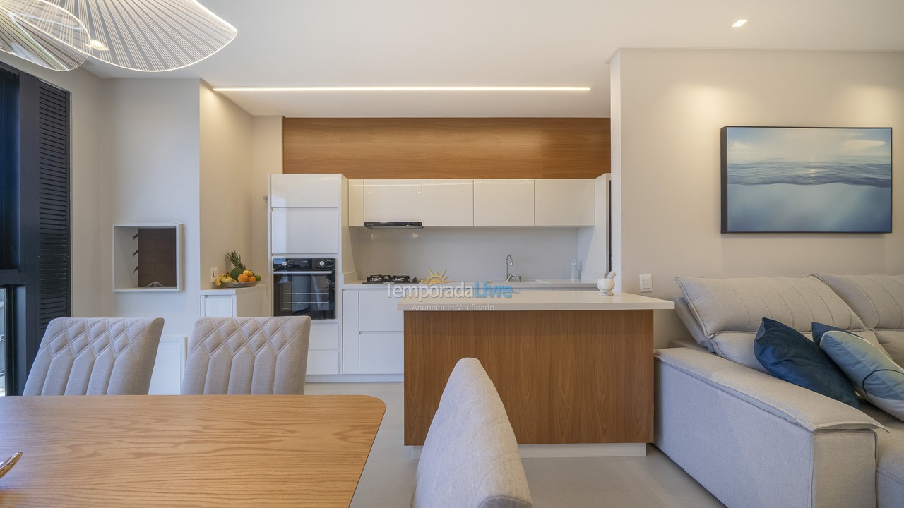 Casa para aluguel de temporada em Bombinhas (Praia de Bombas)