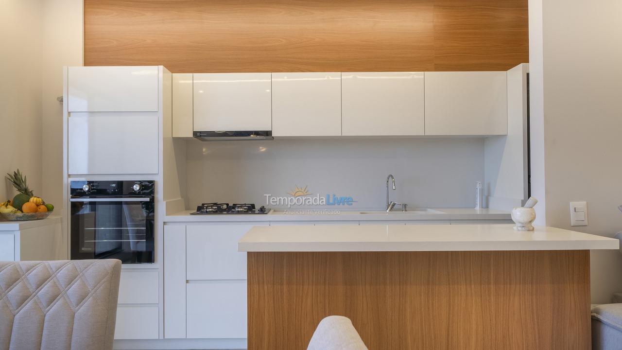 Casa para aluguel de temporada em Bombinhas (Praia de Bombas)