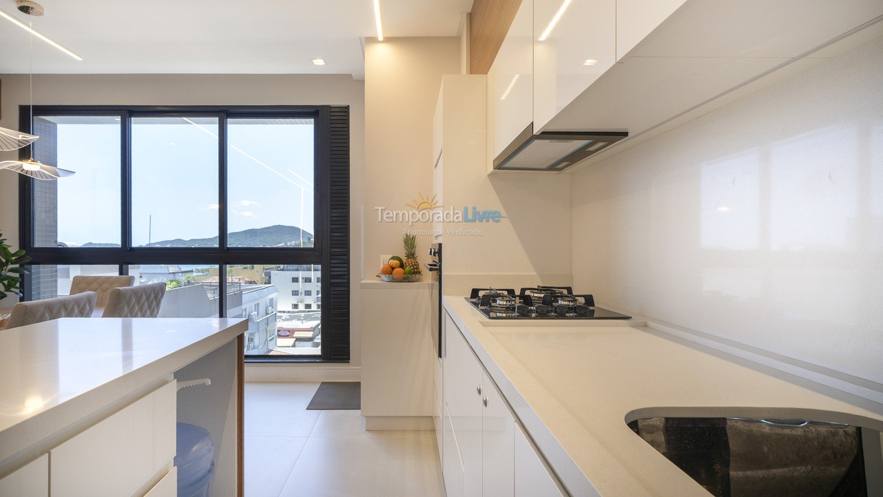 Casa para aluguel de temporada em Bombinhas (Praia de Bombas)