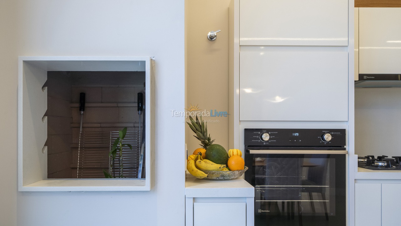 Casa para aluguel de temporada em Bombinhas (Praia de Bombas)