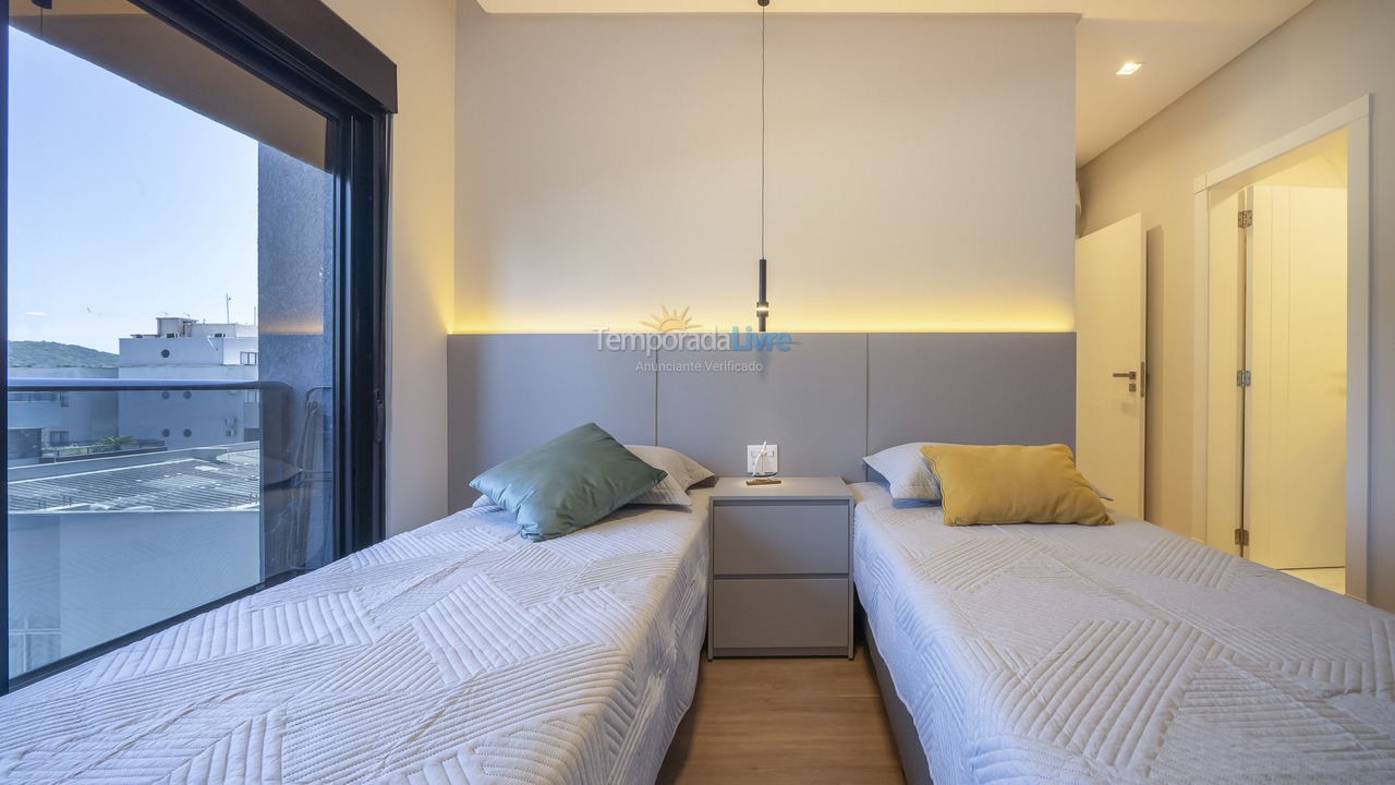 Casa para aluguel de temporada em Bombinhas (Praia de Bombas)