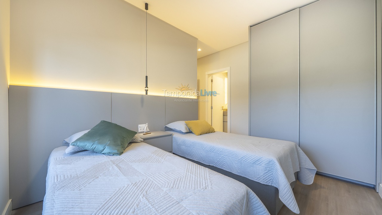 Casa para aluguel de temporada em Bombinhas (Praia de Bombas)