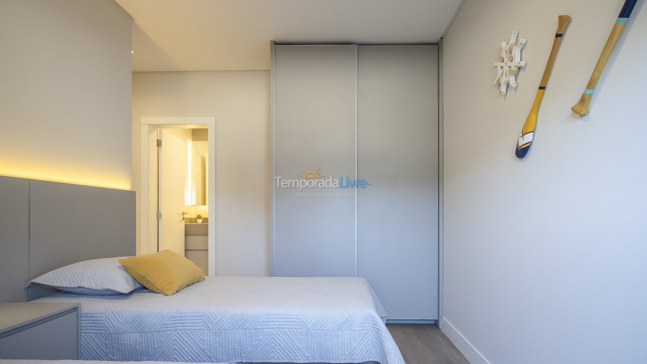 Casa para aluguel de temporada em Bombinhas (Praia de Bombas)