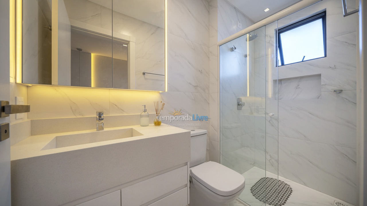 Casa para aluguel de temporada em Bombinhas (Praia de Bombas)