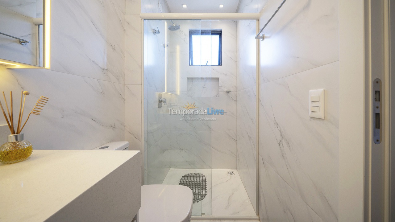 Casa para aluguel de temporada em Bombinhas (Praia de Bombas)