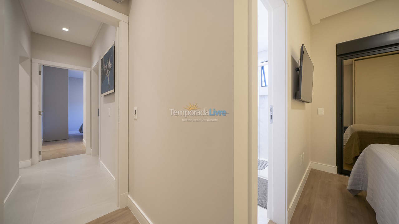 Casa para aluguel de temporada em Bombinhas (Praia de Bombas)