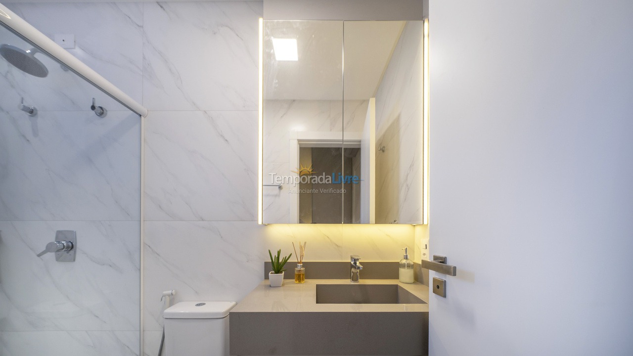 Casa para aluguel de temporada em Bombinhas (Praia de Bombas)