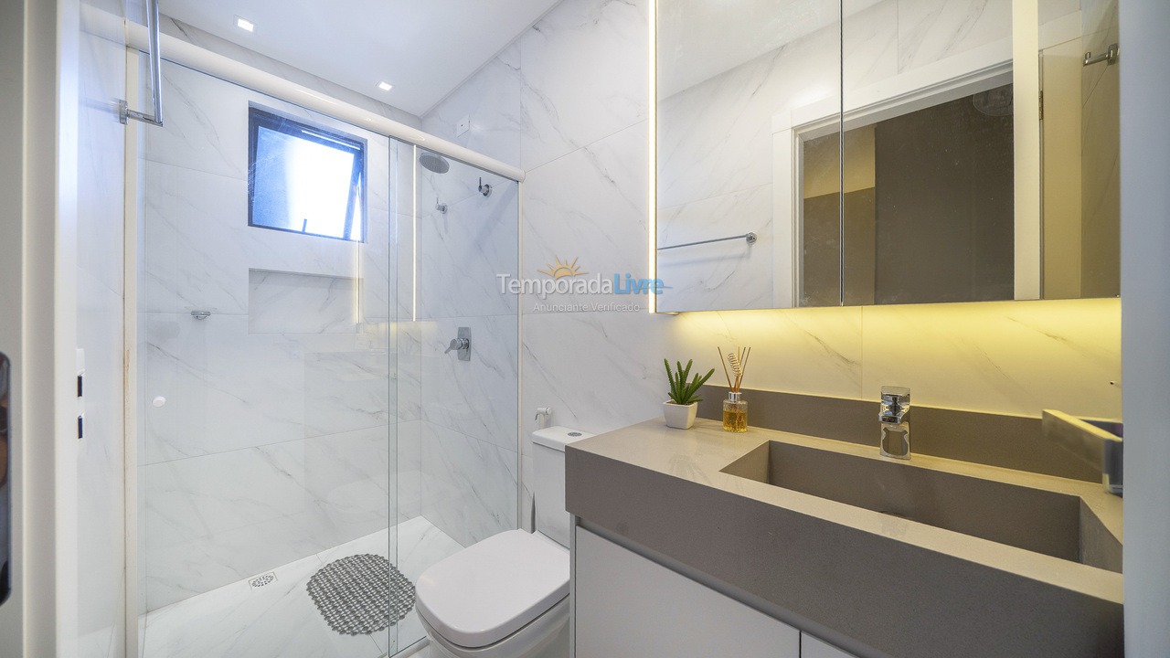 Casa para aluguel de temporada em Bombinhas (Praia de Bombas)