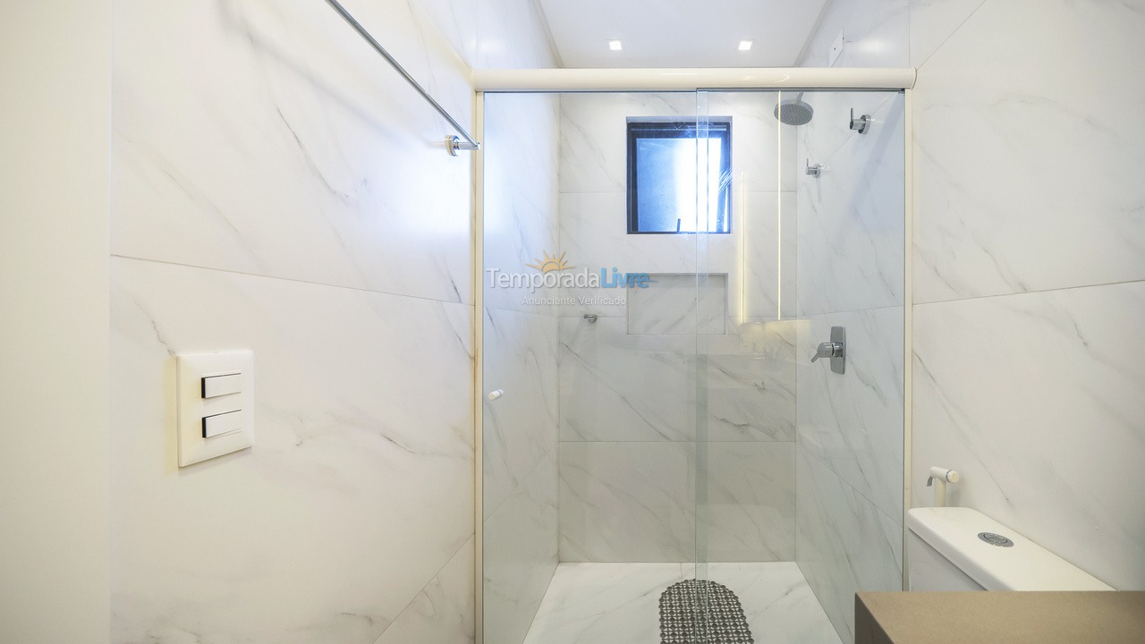 Casa para aluguel de temporada em Bombinhas (Praia de Bombas)