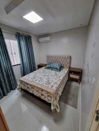 Great 2-bedroom apartment in Meia Praia.