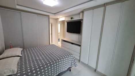 Great 2-bedroom apartment in Meia Praia.