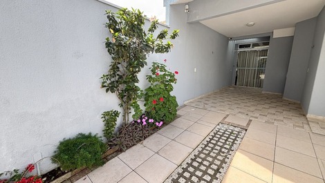 Semi-detached house for up to 8 people in Bombas