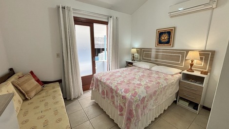 Semi-detached house for up to 8 people in Bombas