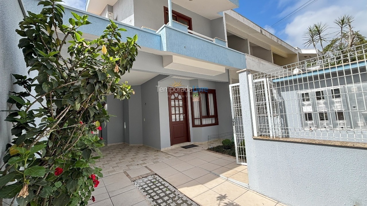 House for vacation rental in Bombinhas (Praia de Bombas)